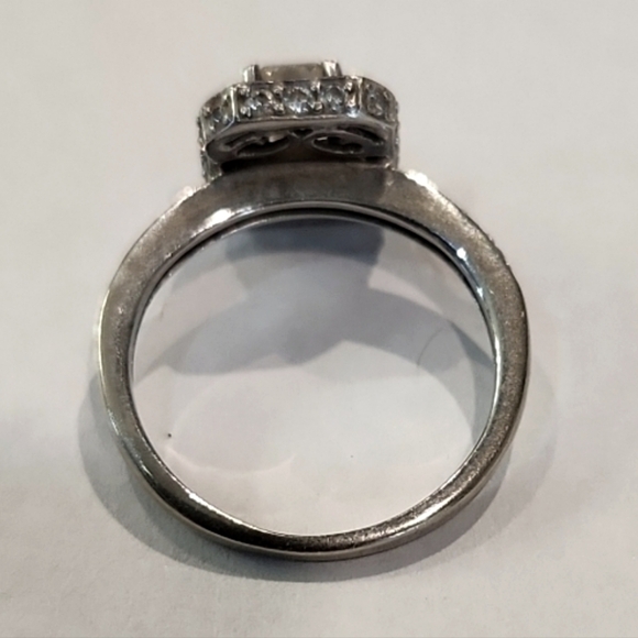 EMERALD Cut White Gold Diamond Engagement Ring - Picture 5 of 8